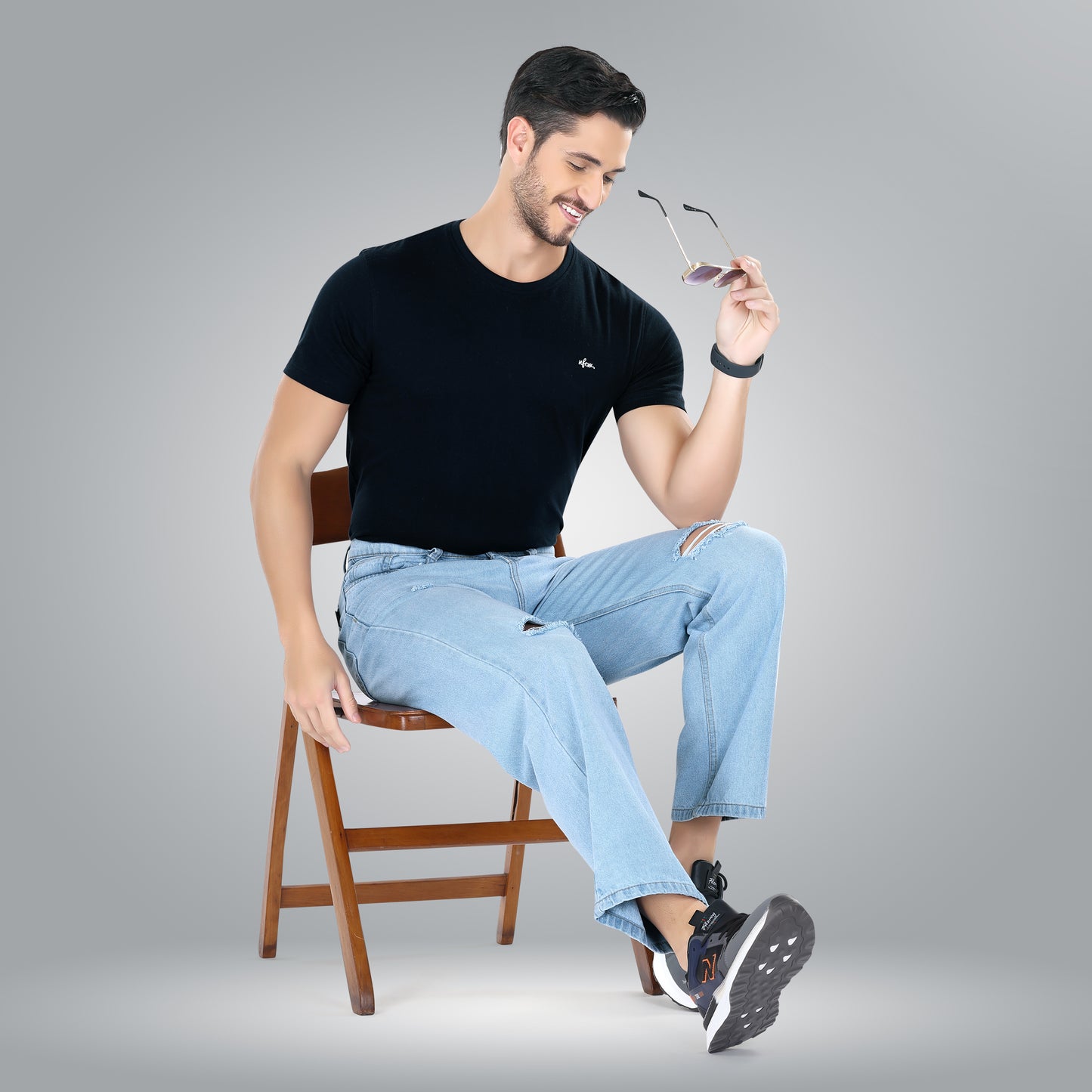 MQ Denim Knee Slit Distressed Sky Blue Loose Fit Relaxed Non-Stretchable 100% Cotton Mid Rise Men's Jeans