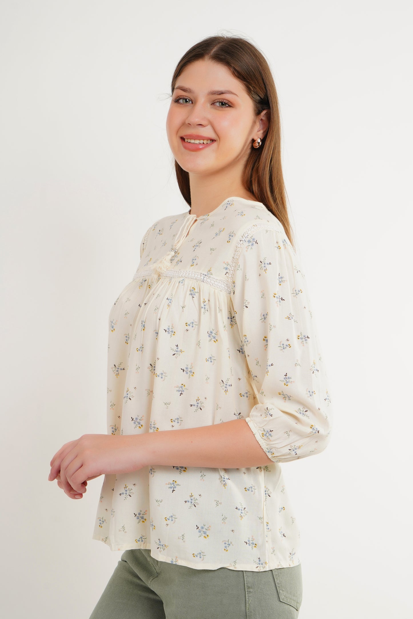 MeQueen Women’s Cream Color Printed Top