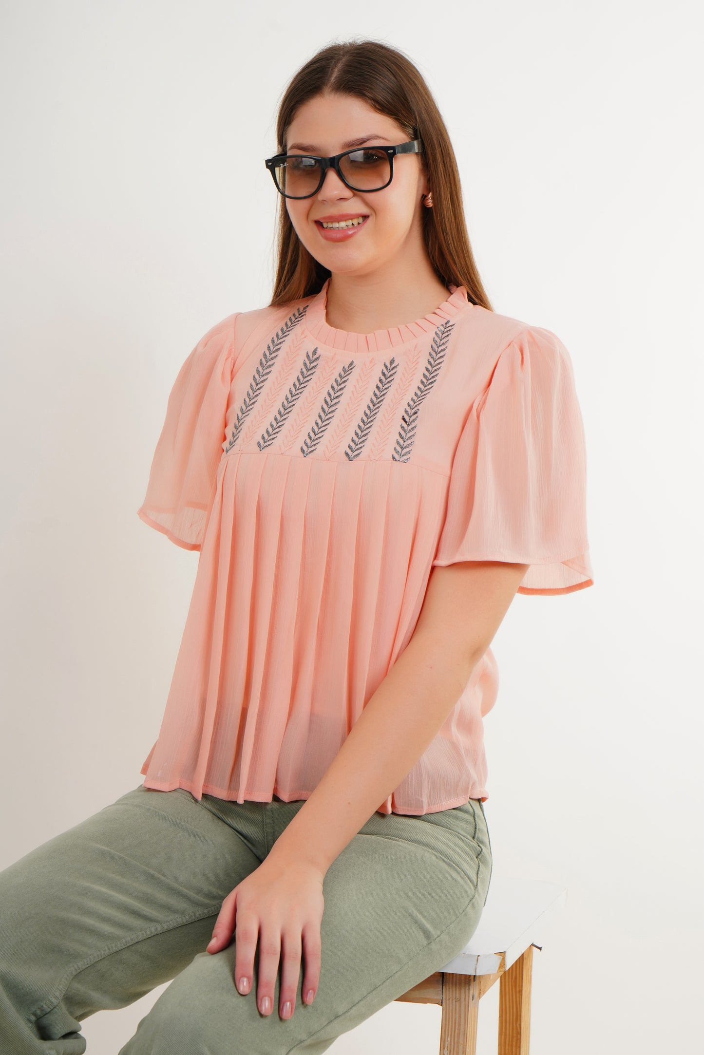 MeQueen Women Ruffled Neck Pink Embroidered Top with Thread Work