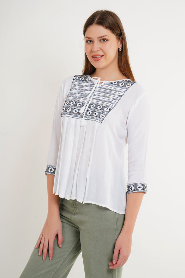 MeQueen Women’s White Color Top with Lace Work