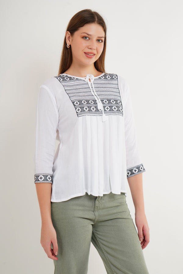 MeQueen Women’s White Color Top with Lace Work