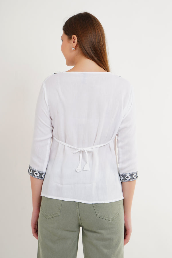 MeQueen Women’s White Color Top with Lace Work