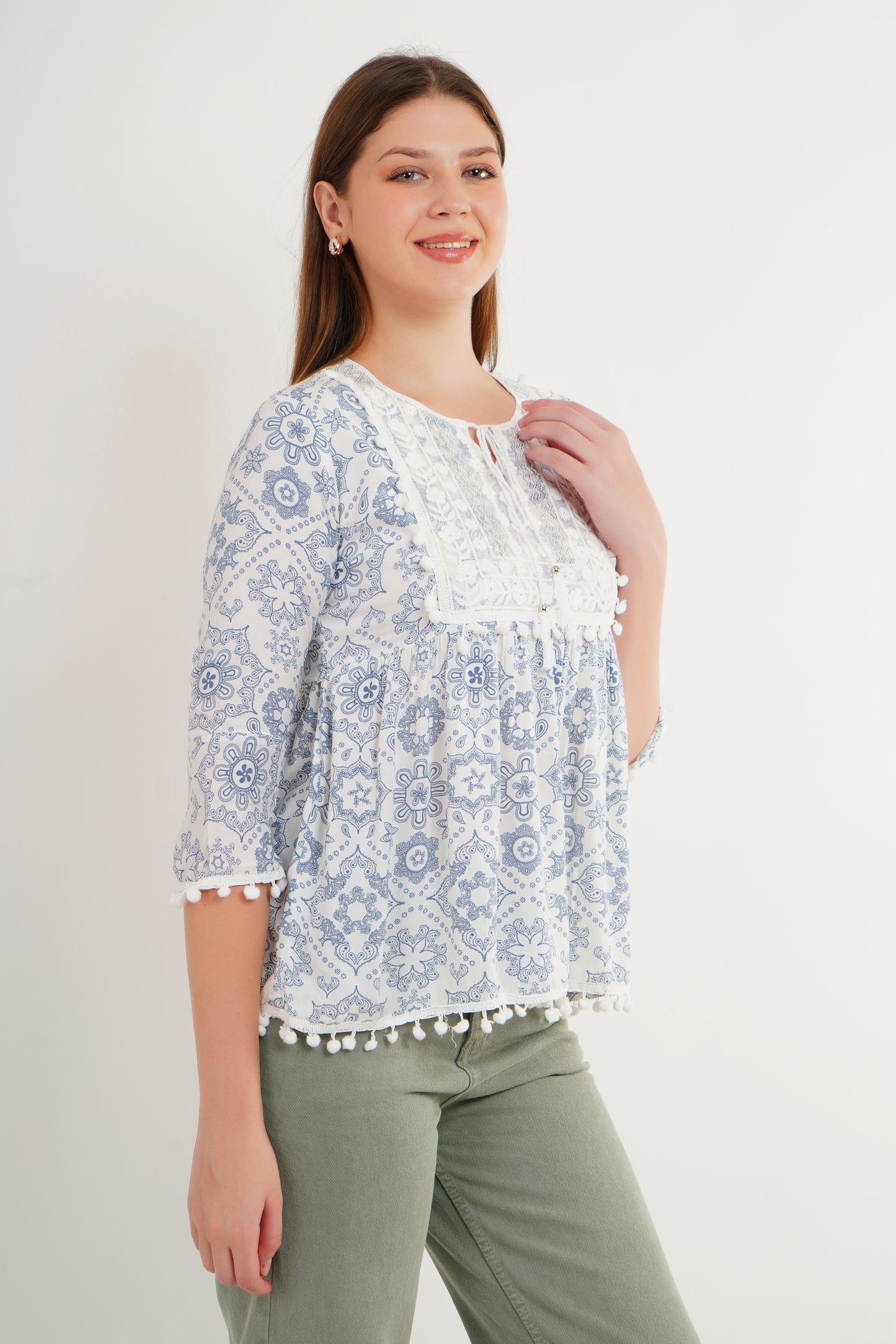 MeQueen Women’s White Color Top with Blue Print