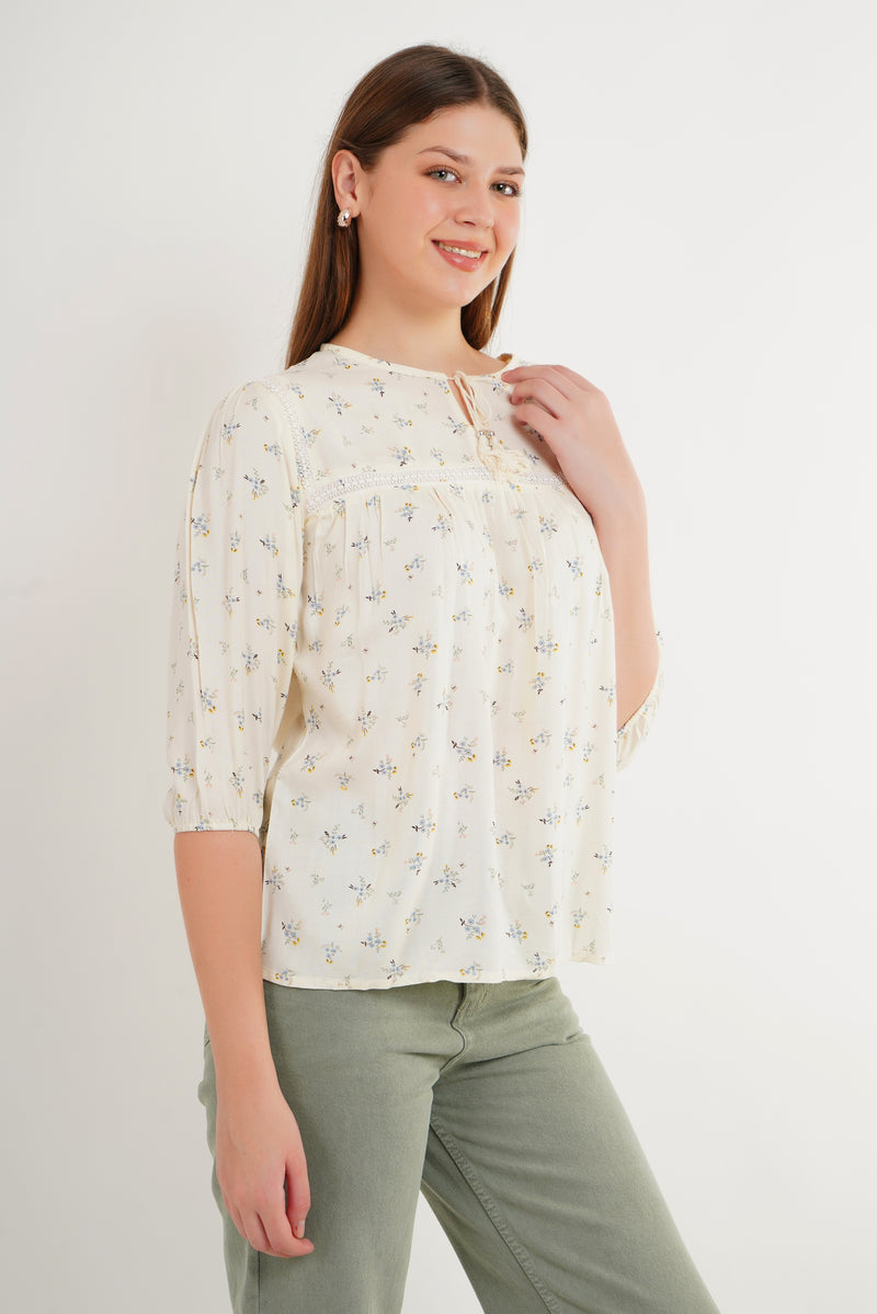 MeQueen Women’s Cream Color Printed Top
